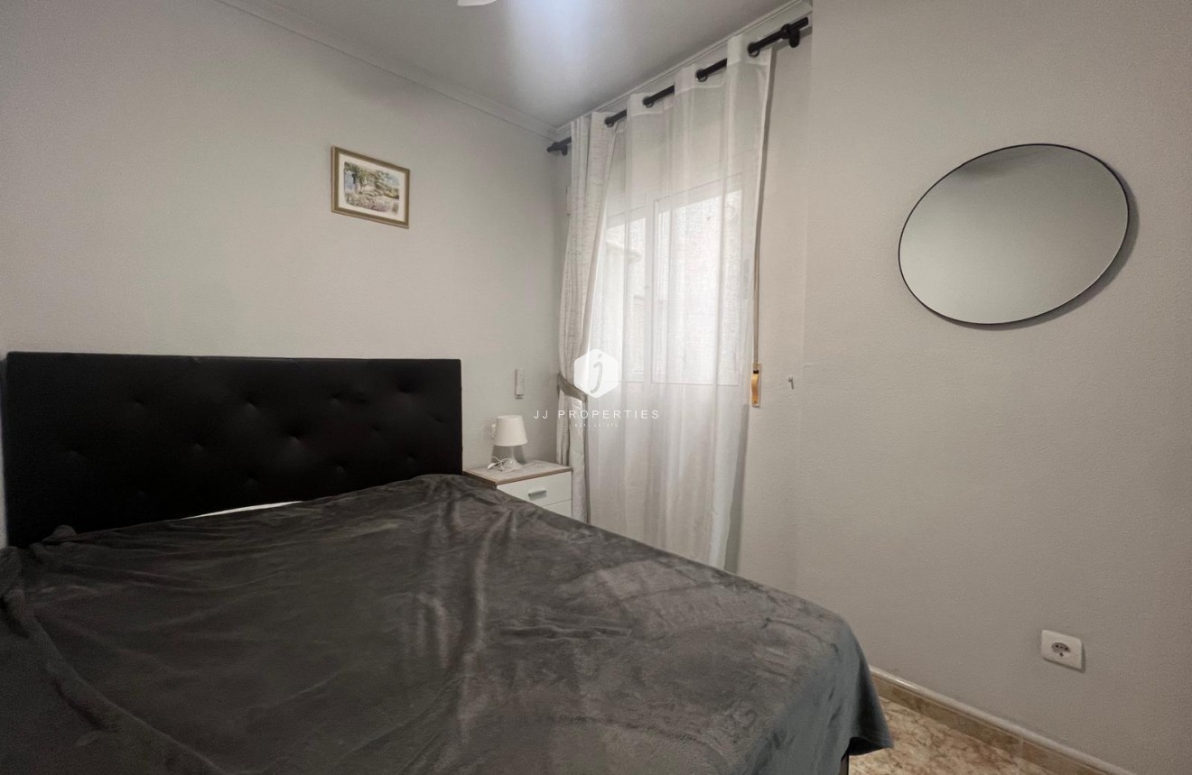 Tweedehands - Appartement / flat -
Torrevieja - Centro