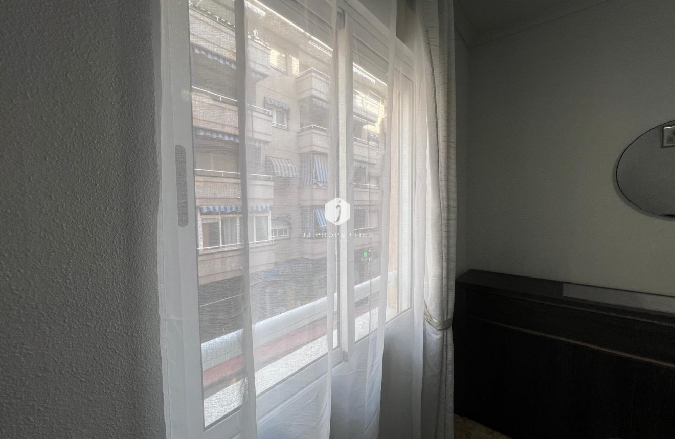 Tweedehands - Appartement / flat -
Torrevieja - Centro