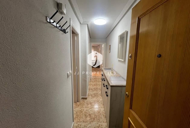 Tweedehands - Appartement / flat -
Torrevieja - Centro