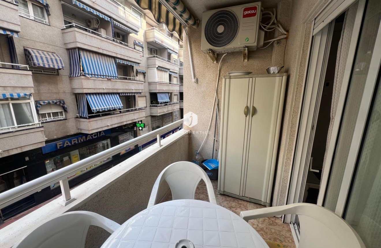 Tweedehands - Appartement / flat -
Torrevieja - Centro