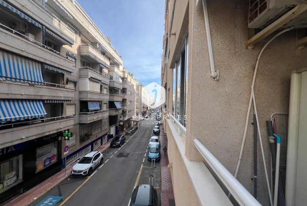 Tweedehands - Appartement / flat -
Torrevieja - Centro