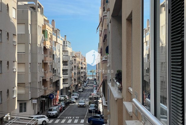 Tweedehands - Appartement / flat -
Torrevieja - Centro