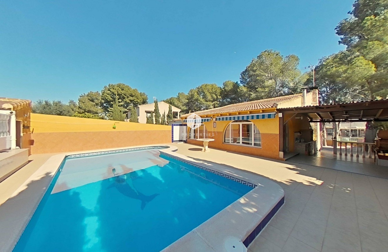 Resale - Villa -
Torrevieja - Los Balcones