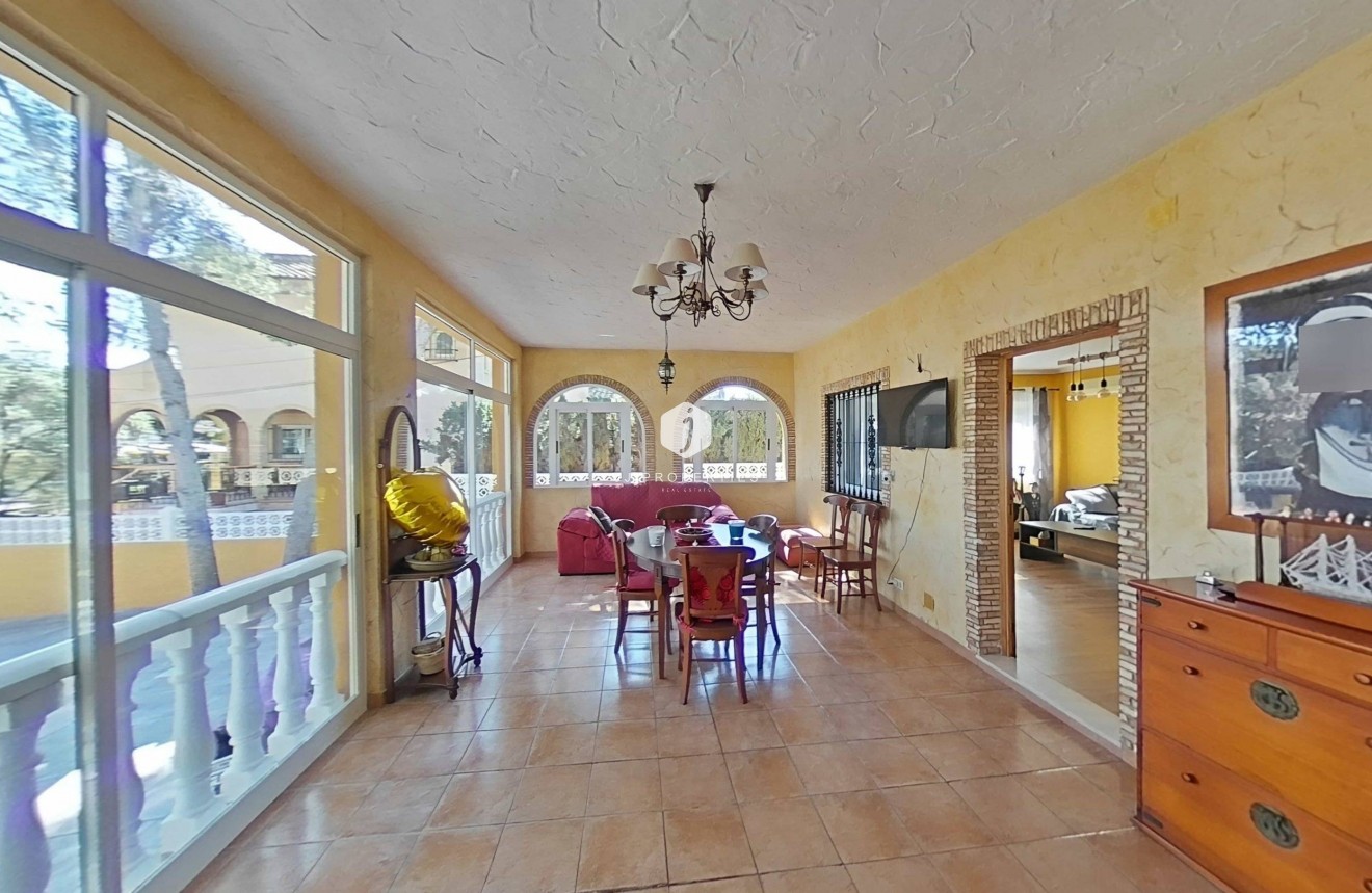 Resale - Villa -
Torrevieja - Los Balcones