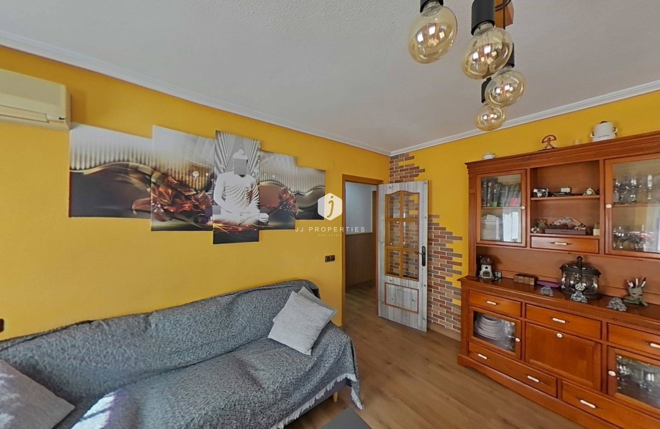 Resale - Villa -
Torrevieja - Los Balcones