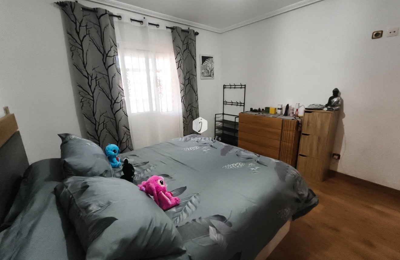 Resale - Villa -
Torrevieja - Los Balcones