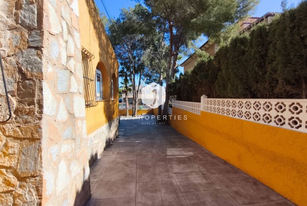 Resale - Villa -
Torrevieja - Los Balcones