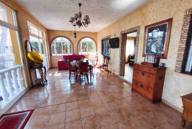 Resale - Villa -
Torrevieja - Los Balcones