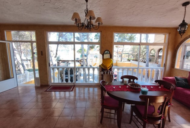 Resale - Villa -
Torrevieja - Los Balcones