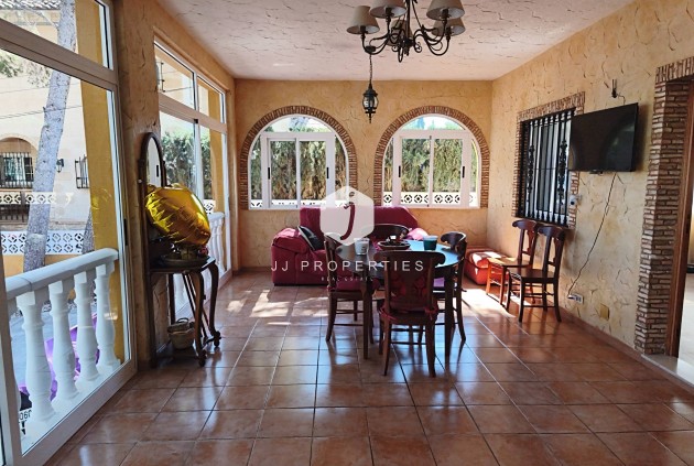 Resale - Villa -
Torrevieja - Los Balcones