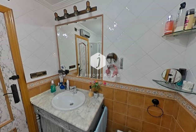 Resale - Villa -
Torrevieja - Los Balcones