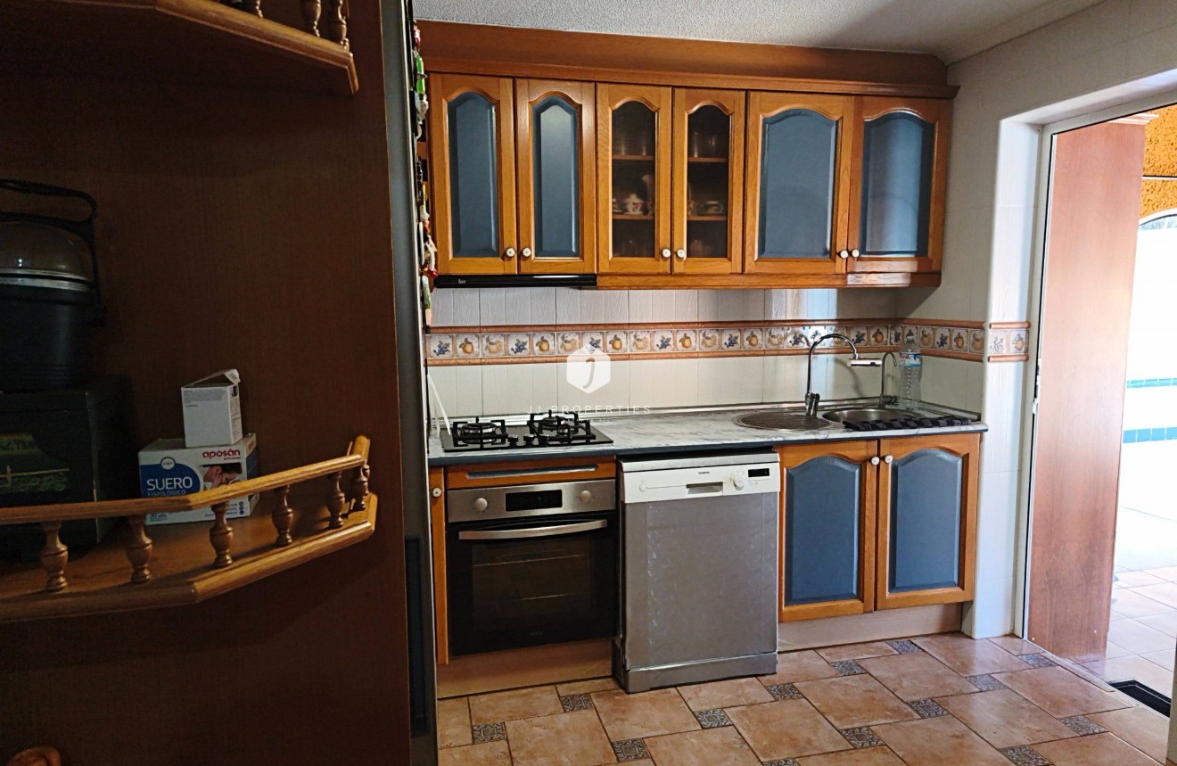 Resale - Villa -
Torrevieja - Los Balcones