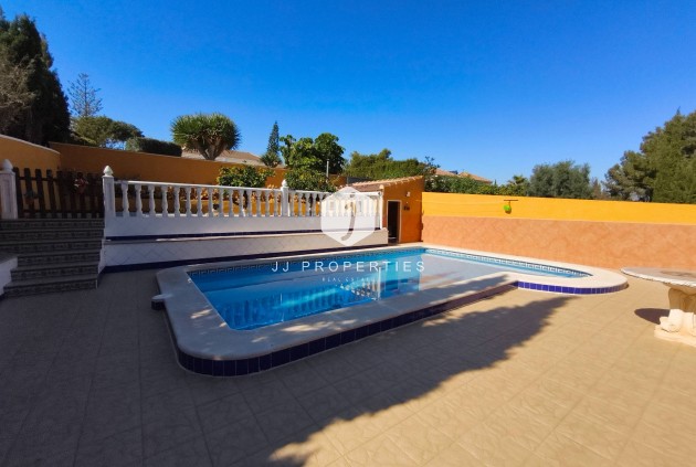 Resale - Villa -
Torrevieja - Los Balcones