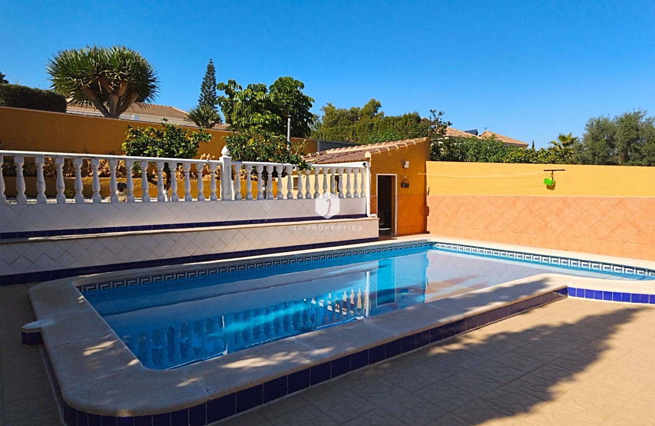 Resale - Villa -
Torrevieja - Los Balcones