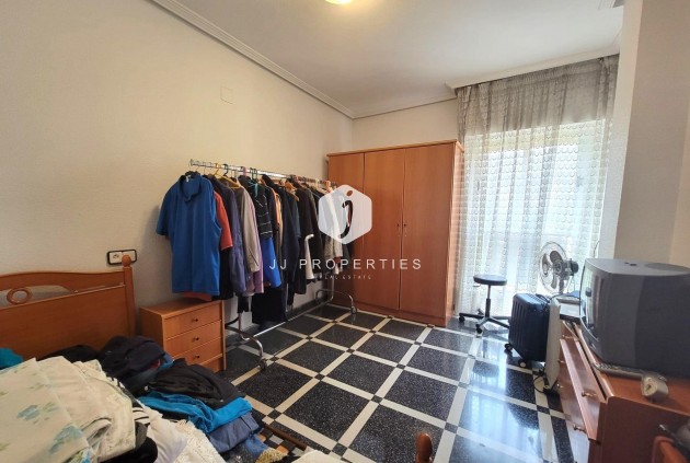 Resale - Apartment / flat -
Torrevieja - Centro