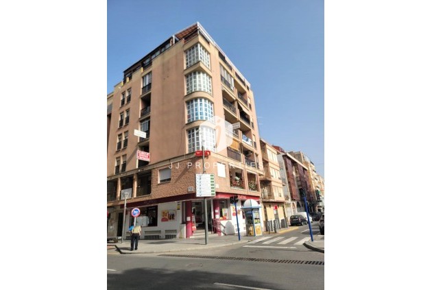 Resale - Apartment / flat -
Torrevieja - Centro