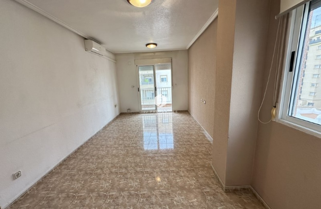 Resale - Apartment / flat -
Torrevieja - Costa Blanca