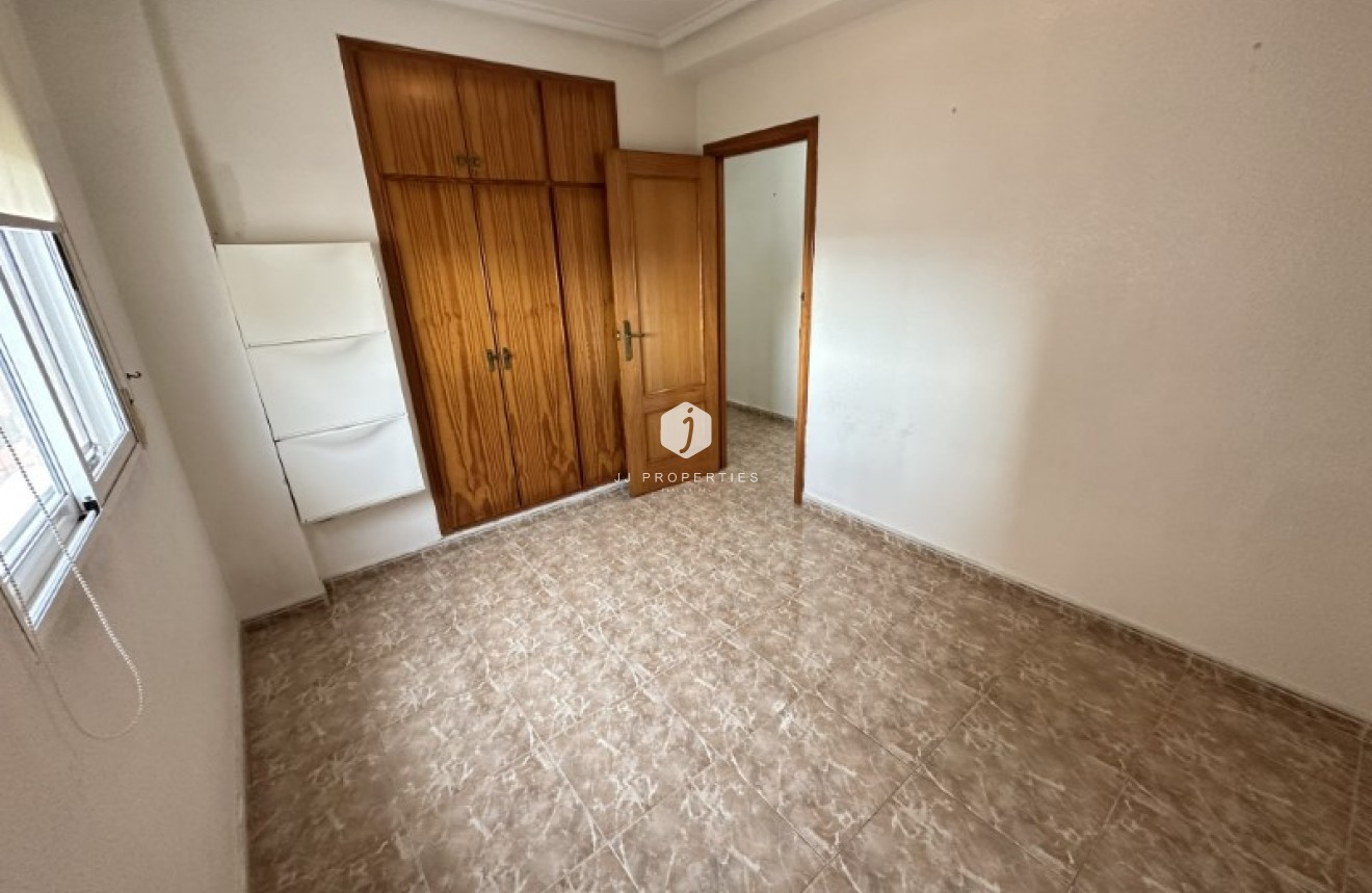 Resale - Apartment / flat -
Torrevieja - Costa Blanca