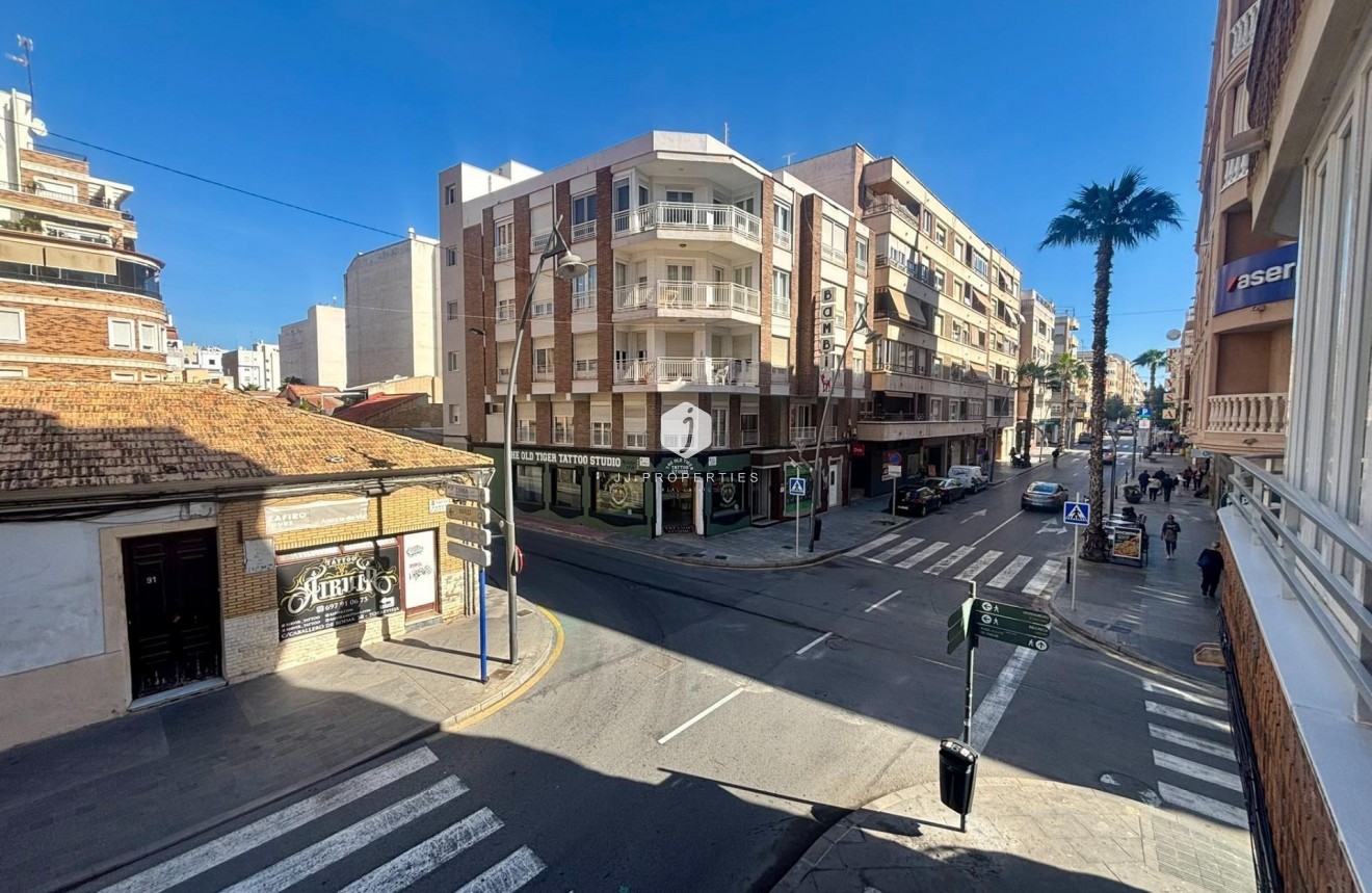 Resale - Apartment / flat -
Torrevieja