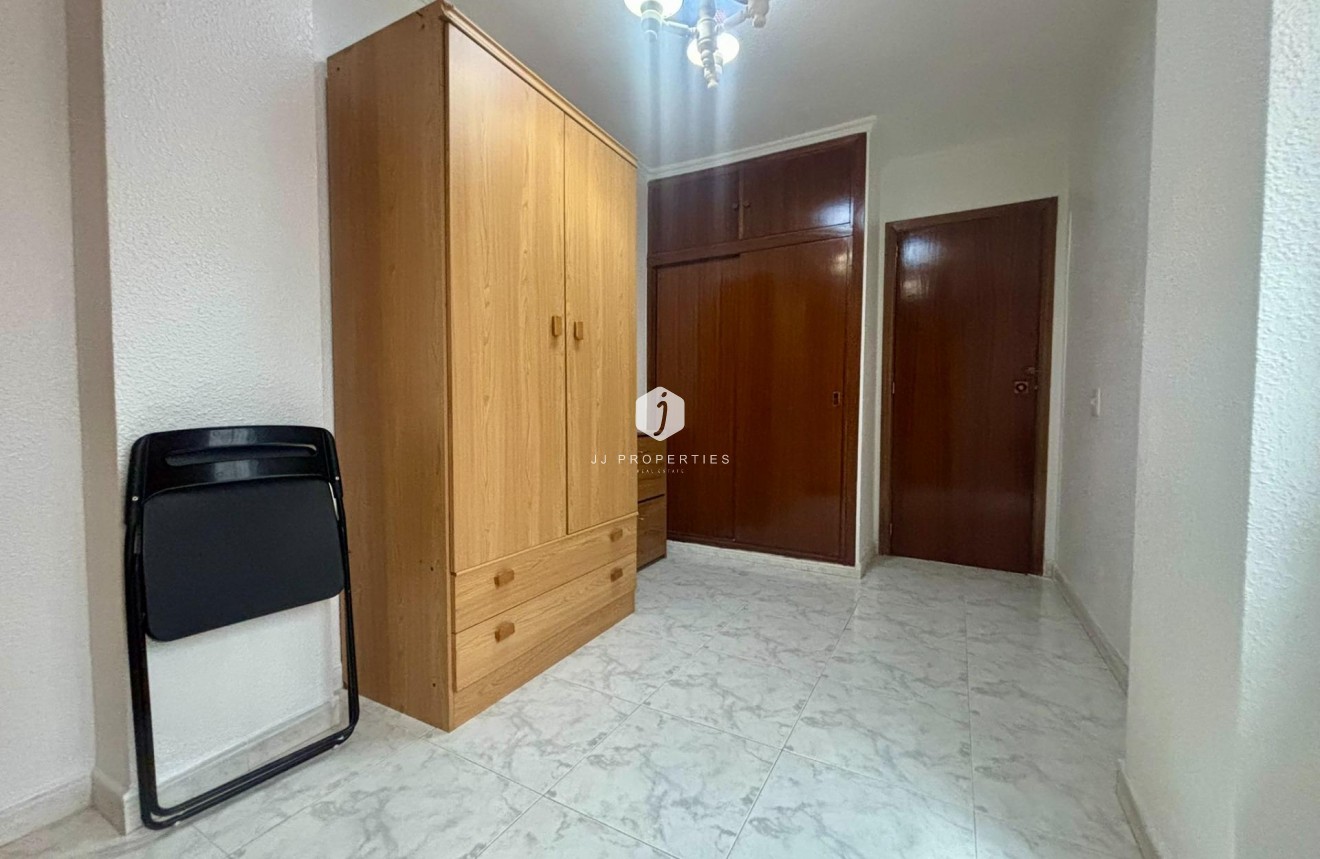 Resale - Apartment / flat -
Torrevieja