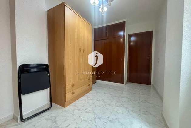 Resale - Apartment / flat -
Torrevieja