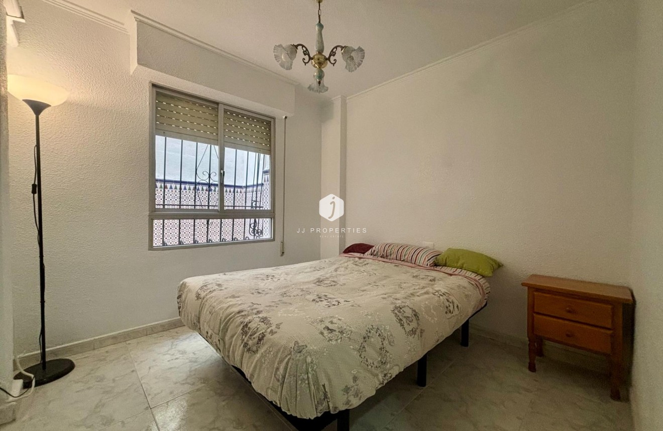 Resale - Apartment / flat -
Torrevieja