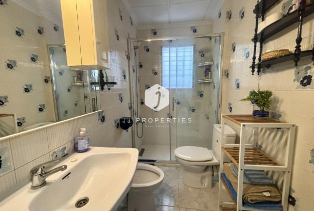 Resale - Apartment / flat -
Torrevieja