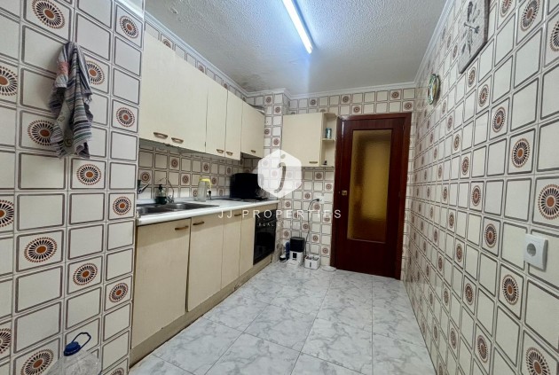Resale - Apartment / flat -
Torrevieja