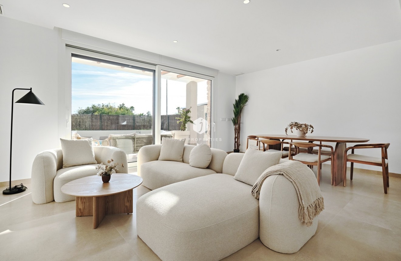 Resale - Villa -
Orihuela Costa - Costa Blanca