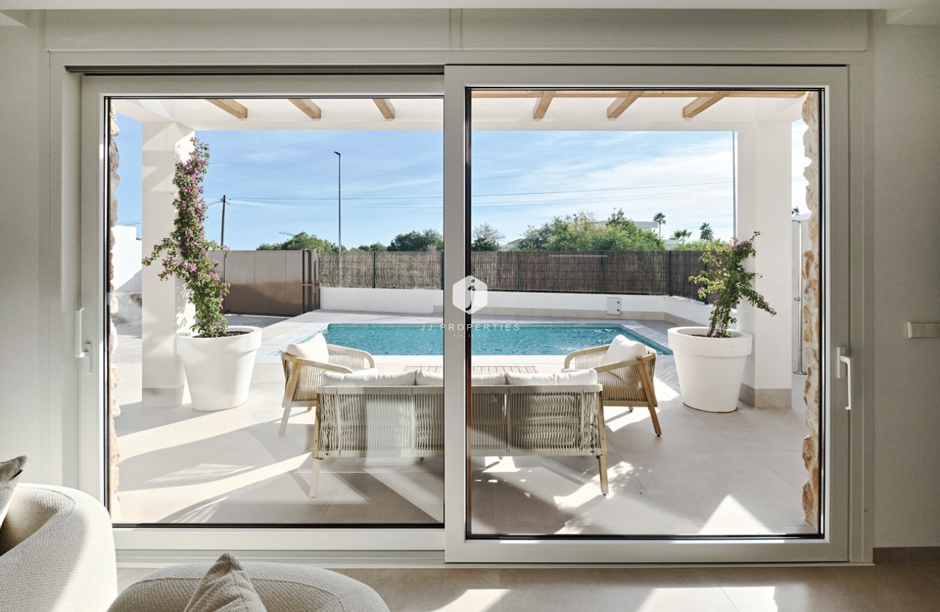 Resale - Villa -
Orihuela Costa - Costa Blanca