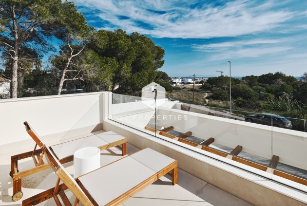 Resale - Villa -
Orihuela Costa - Costa Blanca