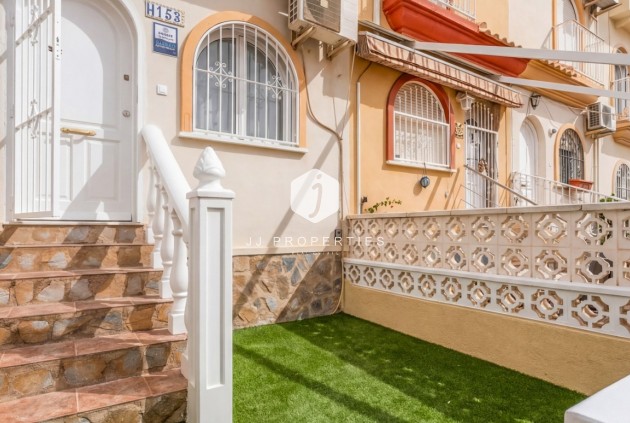 Resale - Chalet -
Orihuela Costa - Costa Blanca