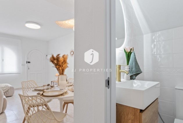 Resale - Chalet -
Orihuela Costa - Costa Blanca