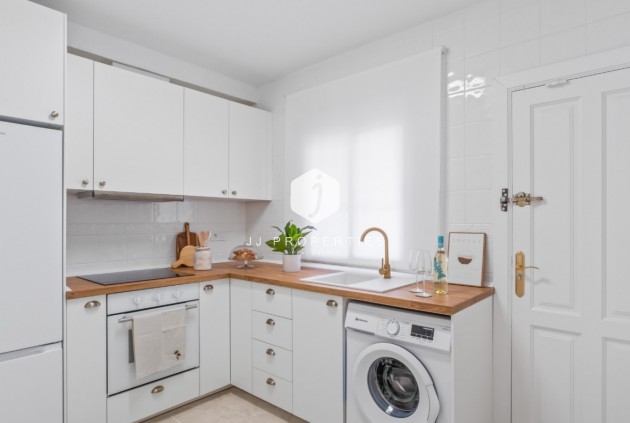 Resale - Chalet -
Orihuela Costa - Costa Blanca