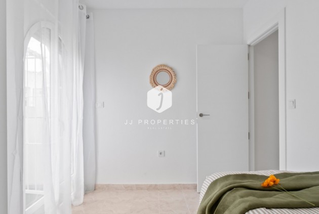 Resale - Chalet -
Orihuela Costa - Costa Blanca