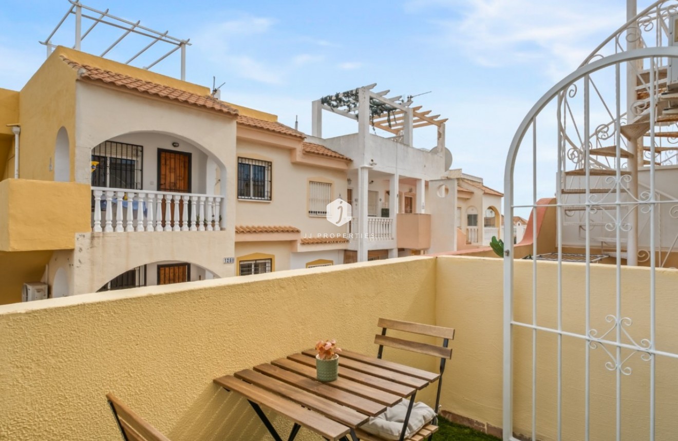Resale - Chalet -
Orihuela Costa - Costa Blanca