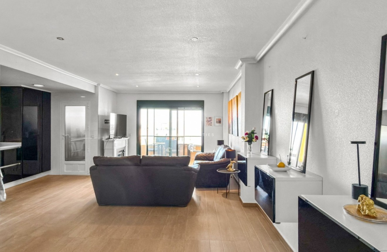 Resale - Apartment / flat -
Orihuela Costa - Costa Blanca