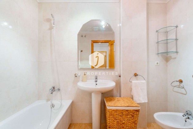 Resale - Apartment / flat -
Torrevieja - Costa Blanca