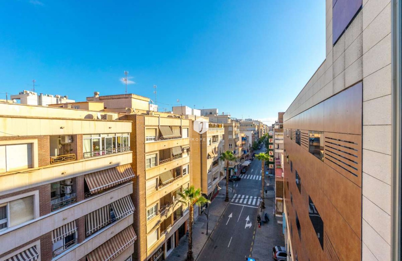 Resale - Apartment / flat -
Torrevieja - Costa Blanca