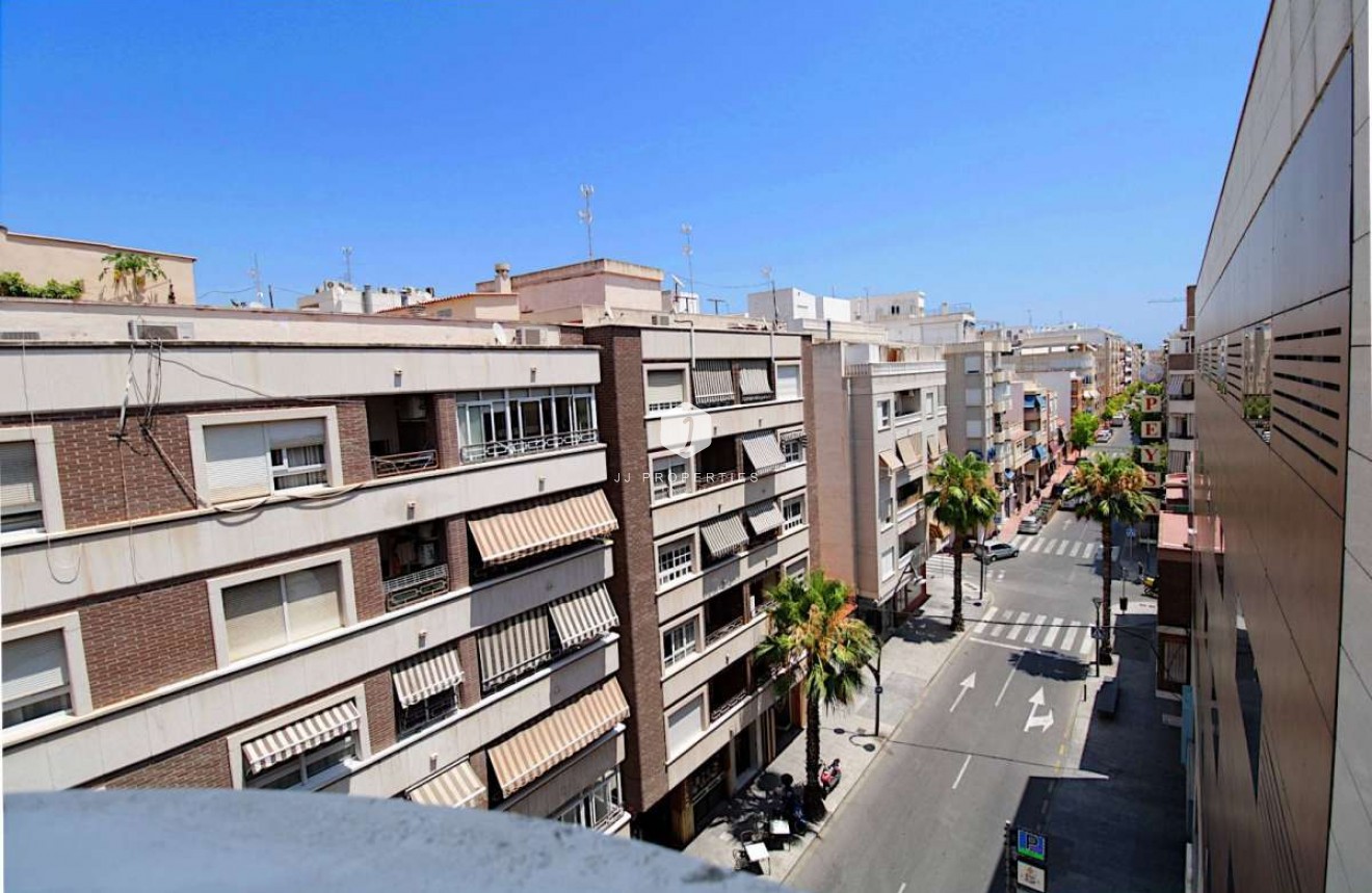 Resale - Apartment / flat -
Torrevieja - Costa Blanca