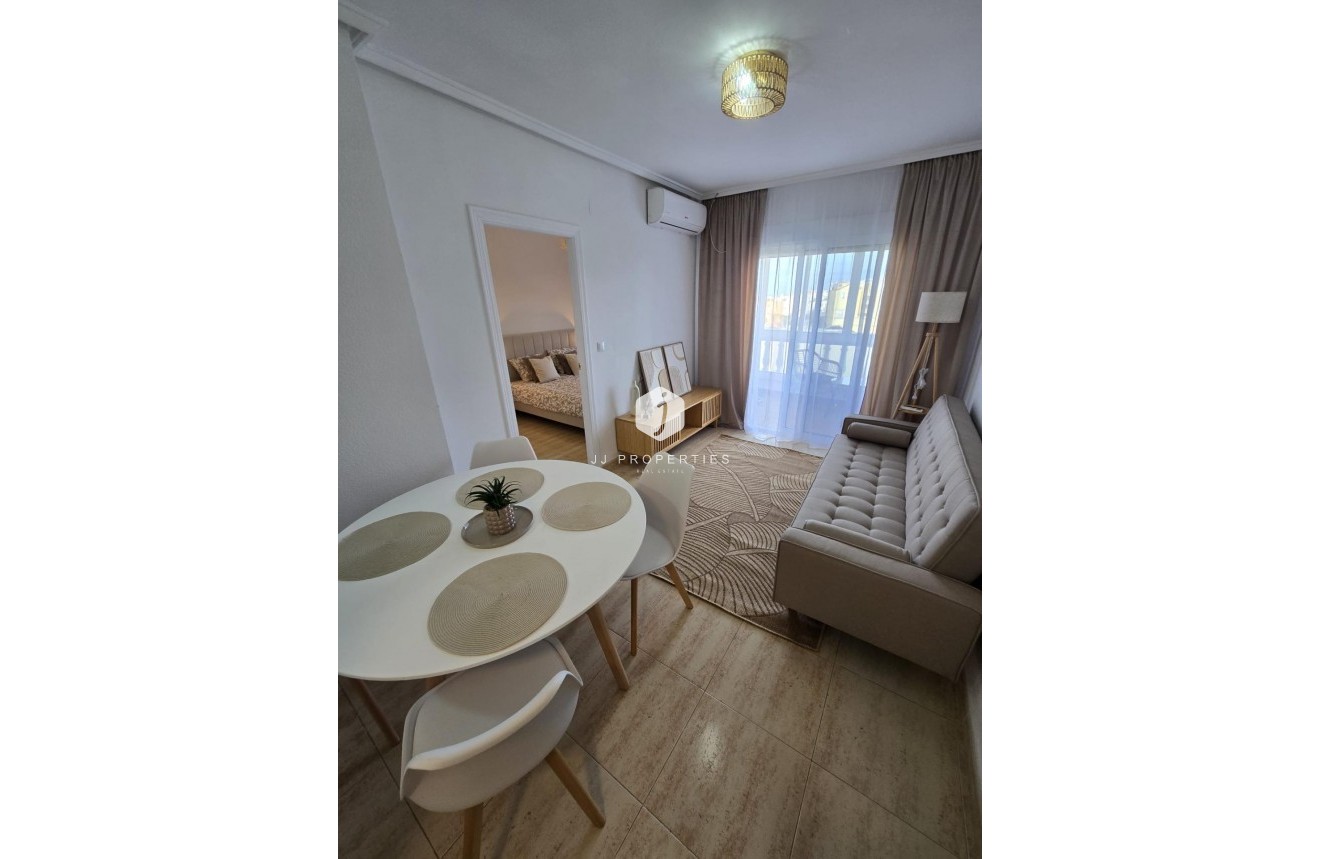 Segunda mano - Apartamento / piso -
Torrevieja - Torreblanca