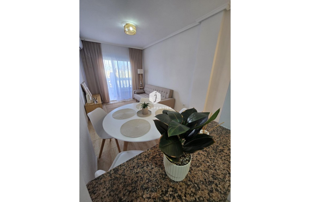 Segunda mano - Apartamento / piso -
Torrevieja - Torreblanca