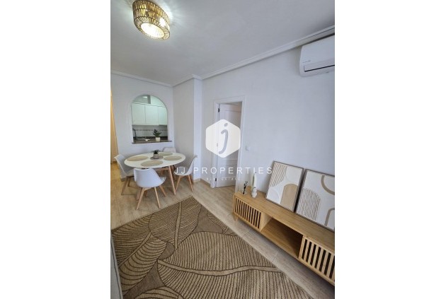 Segunda mano - Apartamento / piso -
Torrevieja - Torreblanca