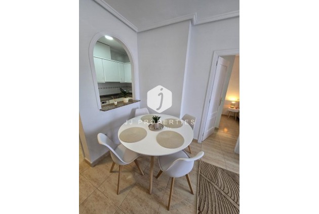 Segunda mano - Apartamento / piso -
Torrevieja - Torreblanca