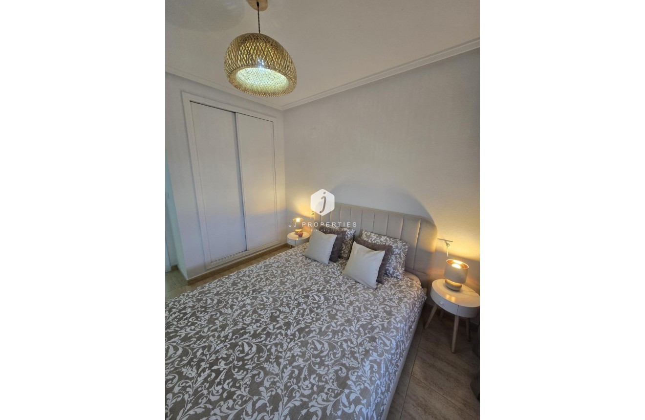 Segunda mano - Apartamento / piso -
Torrevieja - Torreblanca