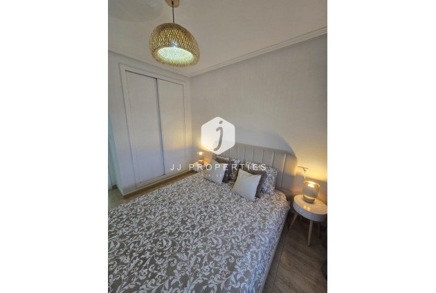 Segunda mano - Apartamento / piso -
Torrevieja - Torreblanca