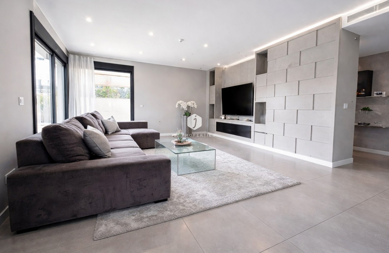 Resale - Villa -
Los Balcones - Costa Blanca