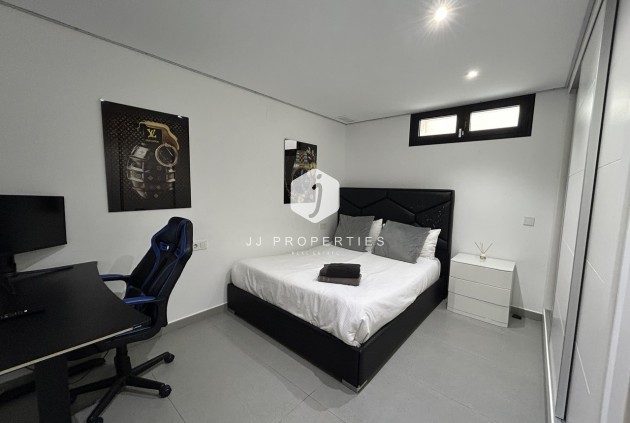 Resale - Villa -
Los Balcones - Costa Blanca