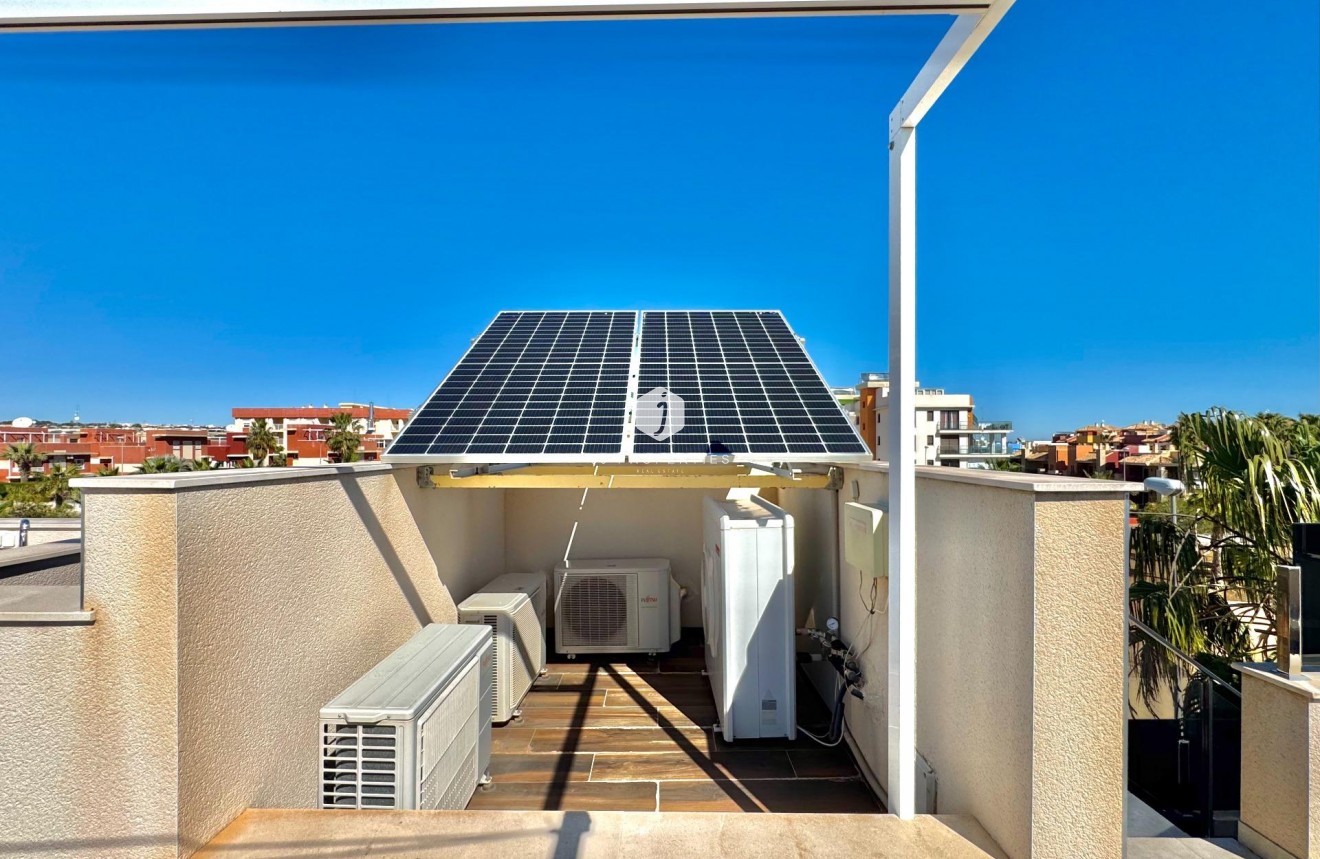 Resale - Villa -
Orihuela Costa - Lomas de Cabo Roig