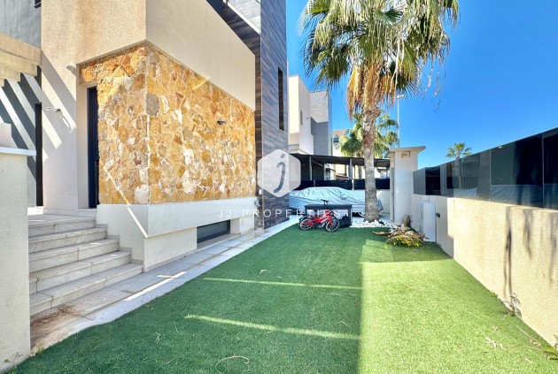 Resale - Villa -
Orihuela Costa - Lomas de Cabo Roig